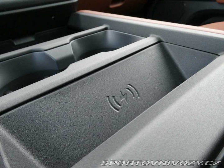 Ostatní značky Ostatní modely Land Rover Defender 110 4,4 OCTA P635 2025