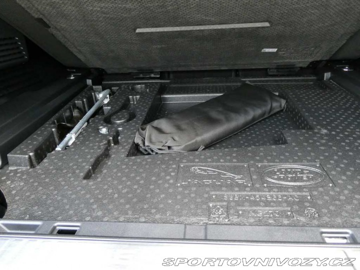 Ostatní značky Ostatní modely Land Rover Defender 110 4,4 OCTA P635 2025