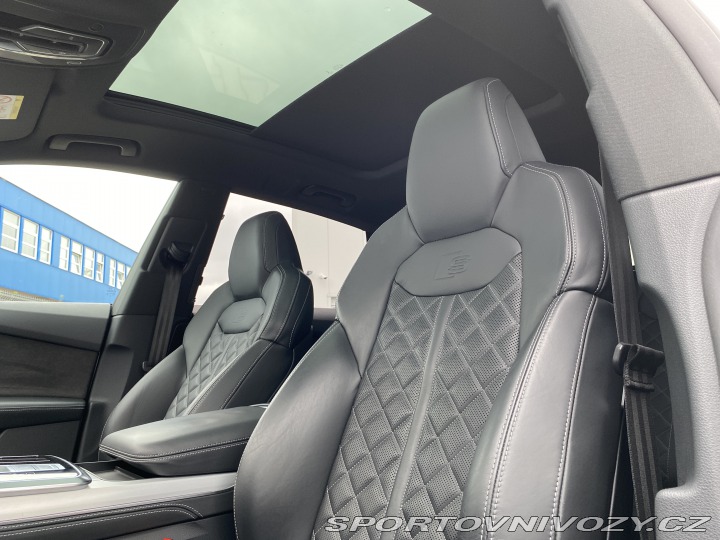 Audi SQ8  2020