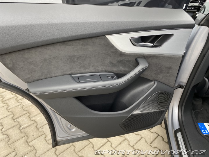 Audi SQ8  2020
