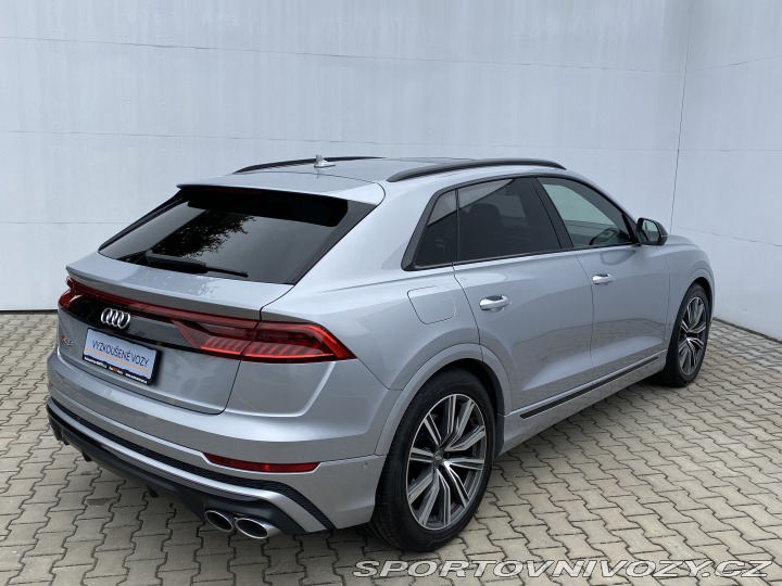 Audi SQ8  2020