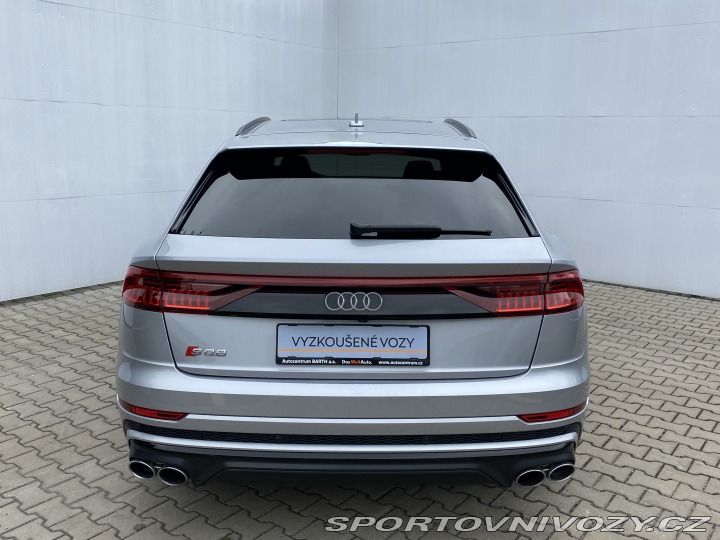 Audi SQ8  2020