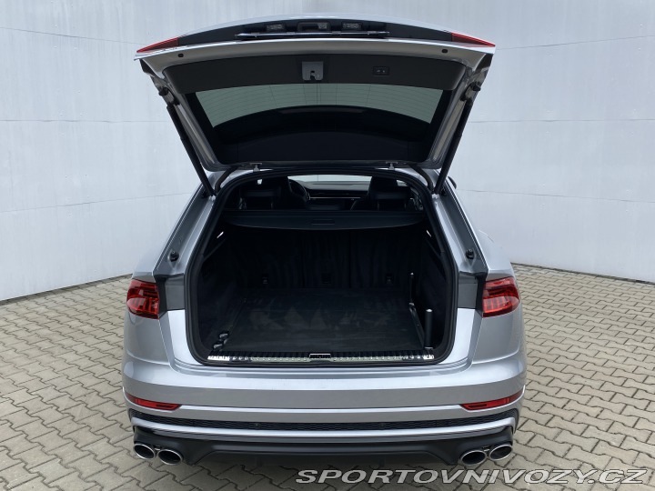 Audi SQ8  2020