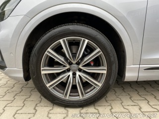 Audi SQ8  2020