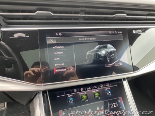 Audi SQ8  2020