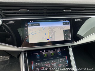 Audi SQ8  2020