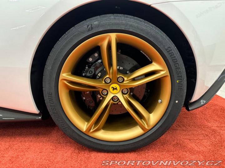 Ferrari 296 GTS 2025