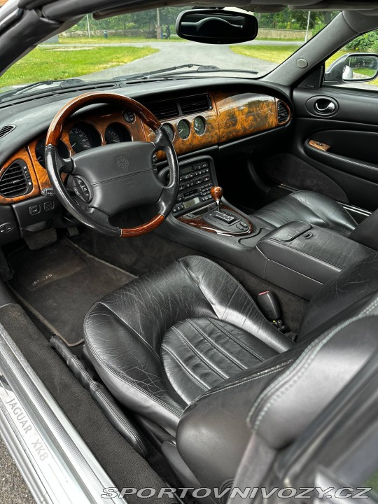 Jaguar XK8  2001