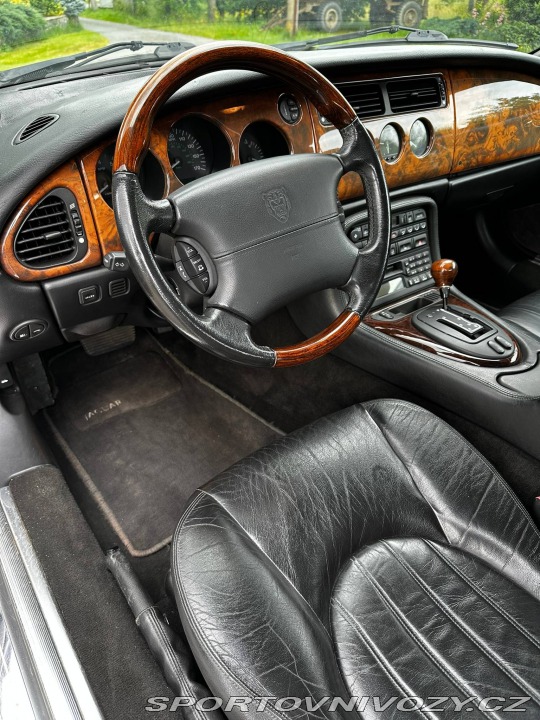 Jaguar XK8  2001