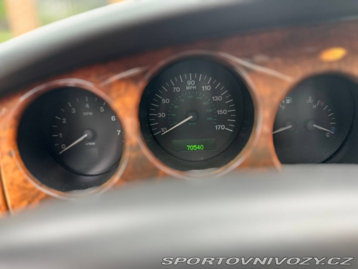 Jaguar XK8  2001