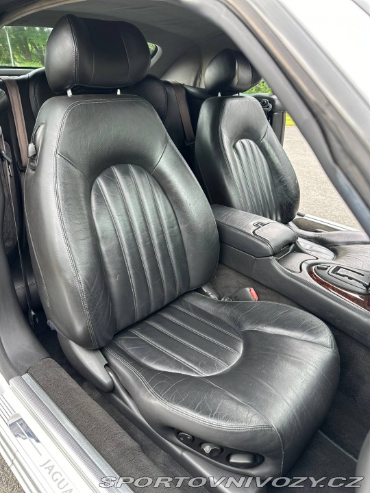 Jaguar XK8  2001