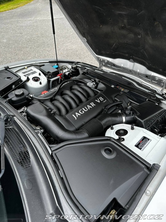 Jaguar XK8  2001
