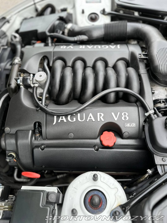 Jaguar XK8  2001