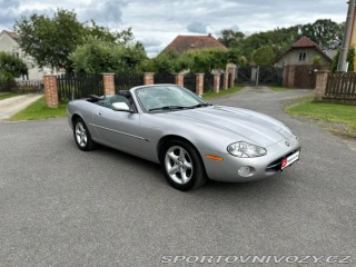 Jaguar XK8  2001