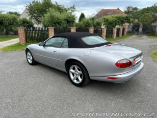 Jaguar XK8  2001