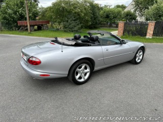 Jaguar XK8  2001