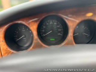 Jaguar XK8  2001