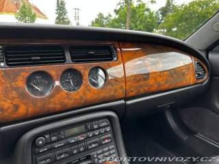 Jaguar XK8  2001
