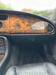 Jaguar XK8  2001