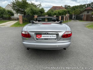 Jaguar XK8  2001