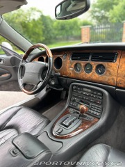 Jaguar XK8  2001