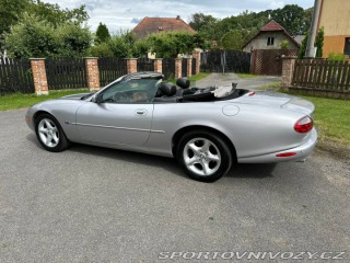 Jaguar XK8  2001