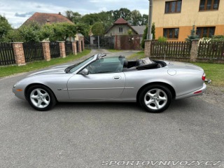 Jaguar XK8  2001