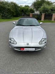Jaguar XK8  2001