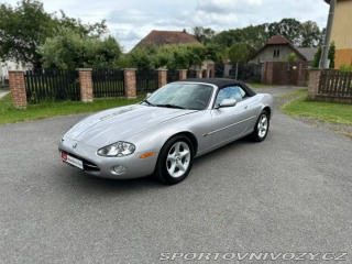 Jaguar XK8  2001