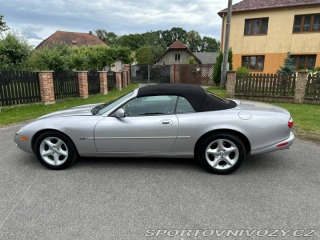 Jaguar XK8  2001