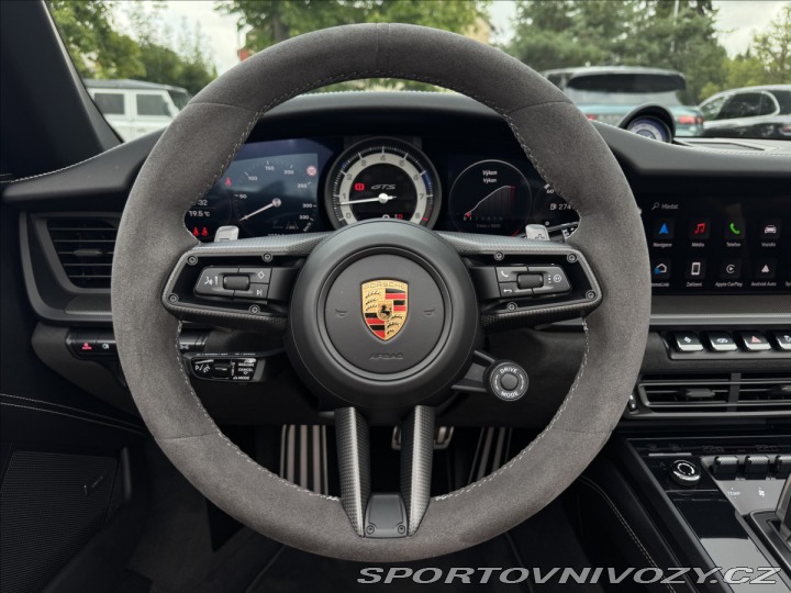 Porsche 911 Carrera GTS Chrono 2024