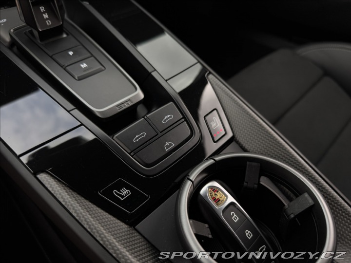 Porsche 911 Carrera GTS Chrono 2024