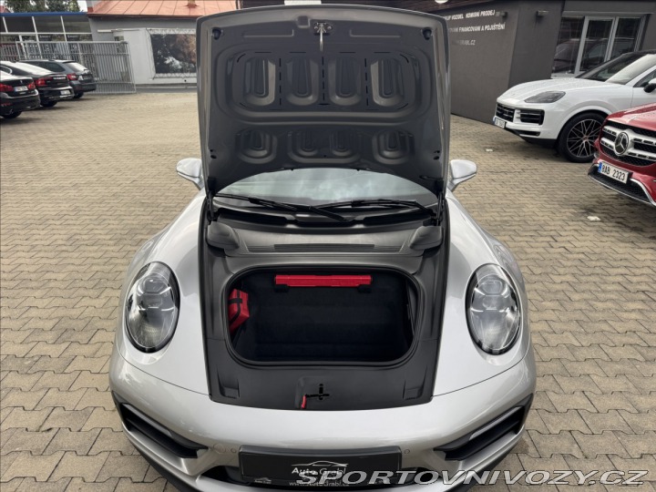 Porsche 911 Carrera GTS Chrono 2024