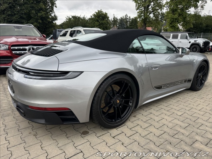 Porsche 911 Carrera GTS Chrono 2024