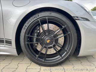 Porsche 911 Carrera GTS Chrono 2024