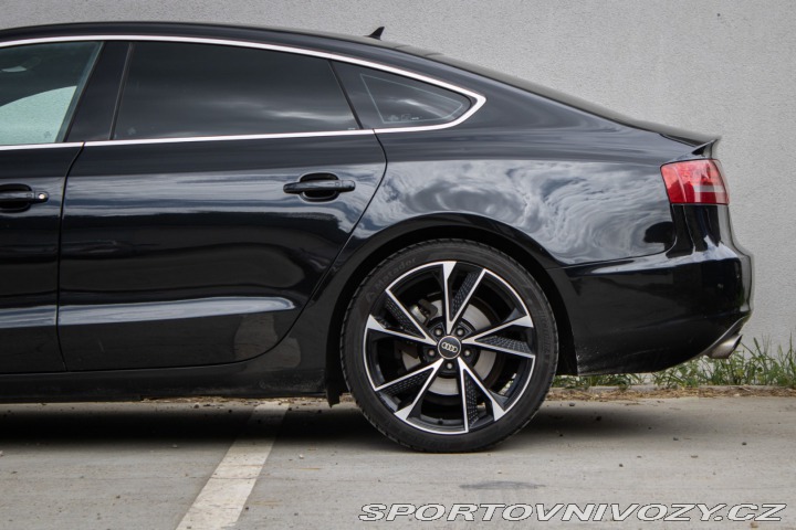 Audi A5 3.0 TDI DPF quattro S tr 2011
