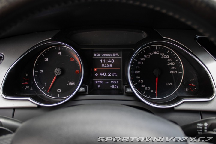Audi A5 3.0 TDI DPF quattro S tr 2011