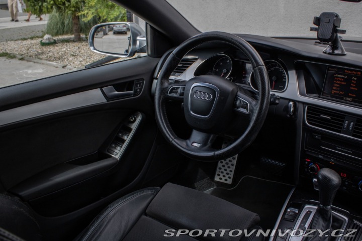 Audi A5 3.0 TDI DPF quattro S tr 2011