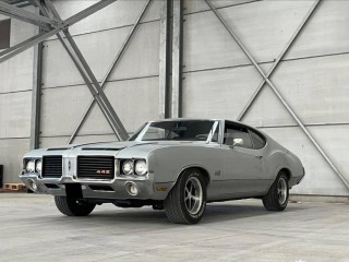   Oldsmobile Cutlass 442 V8