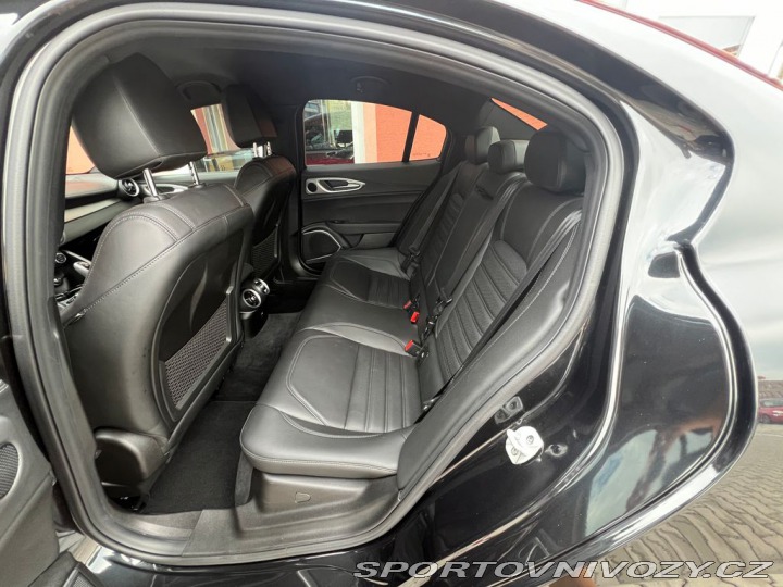 Alfa Romeo Giulia 2.0 Turbo Veloce REZERVAC 2022