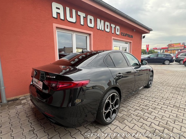 Alfa Romeo Giulia 2.0 Turbo Veloce REZERVAC 2022