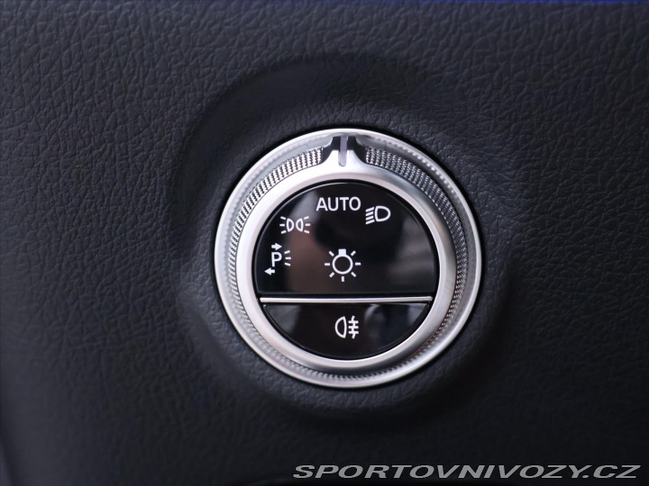 Mercedes-Benz CLE 2,0 300 4Matic AMG Premiu 2025