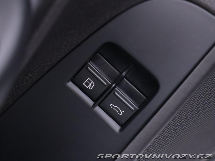 Volkswagen EOS 1,4 TSI 90kW Aut.Klima Ků 2011