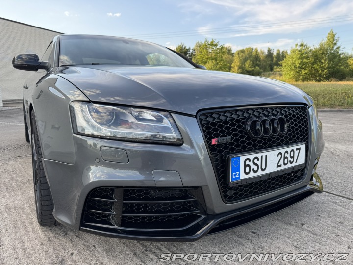 Audi RS5 B8 2011