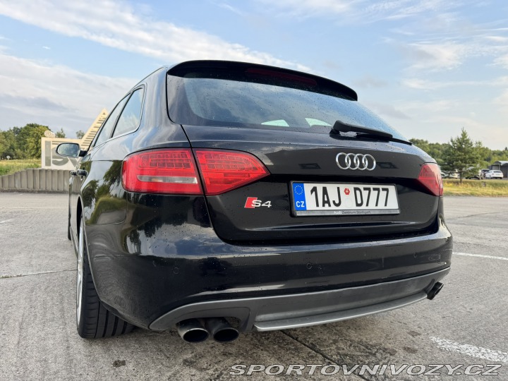 Audi S4 B8, manuál 2011