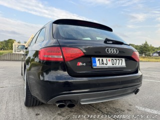 Audi S4 B8, manuál 2011