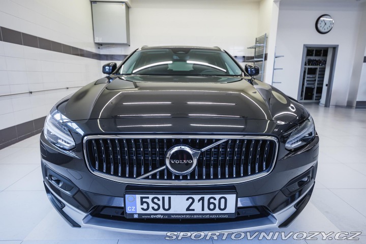 Volvo V90 CC B5 AWD PLUS, H&K, 2022