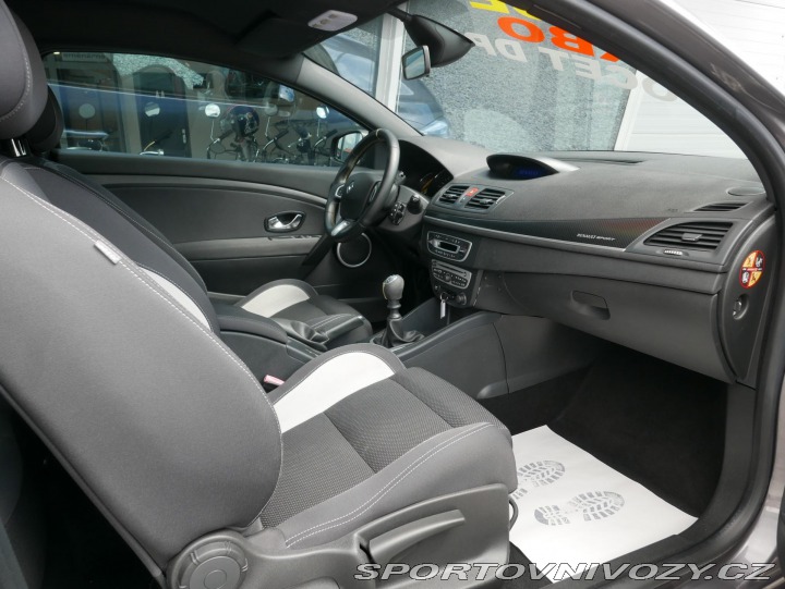 Renault Mégane RS Coupe 2,0i Turbo REZER 2011