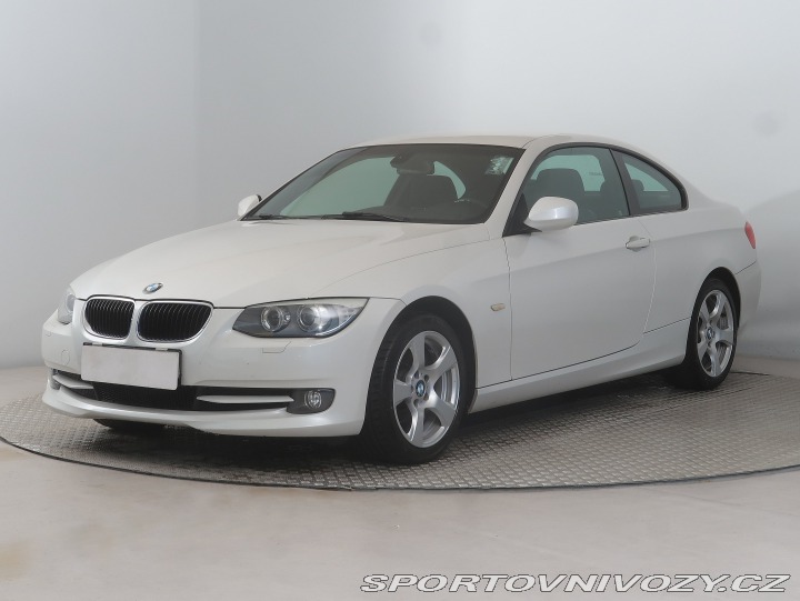 BMW 3 320 i 2011