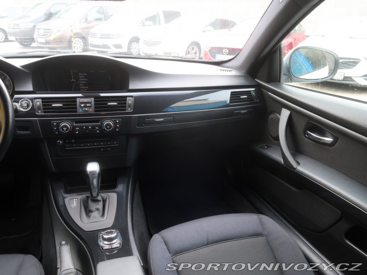 BMW 3 320 i 2011
